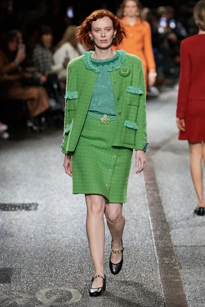 Look 3